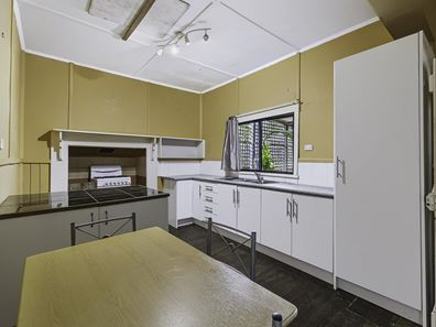 11 Broadway Street, Pemberton WA 6260