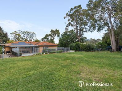 25 Peoples Avenue, Gooseberry Hill WA 6076