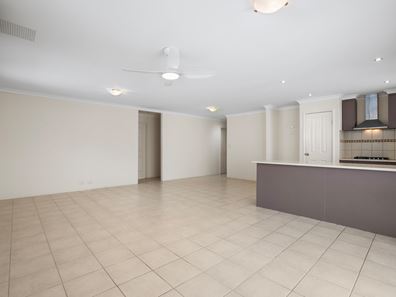8/15 Cliffwood Place, Waikiki WA 6169