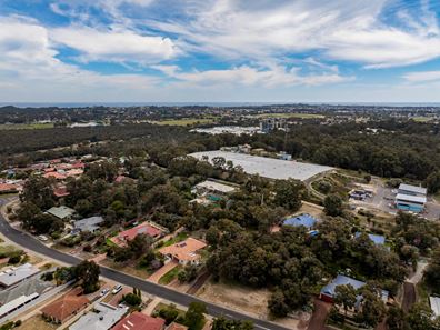 47 Winthrop Avenue, College Grove WA 6230