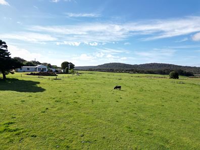 2 Conspicuous Beach Road, Nornalup WA 6333