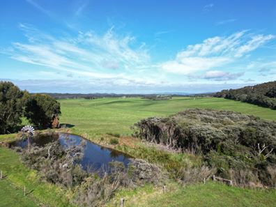 2 Conspicuous Beach Road, Nornalup WA 6333