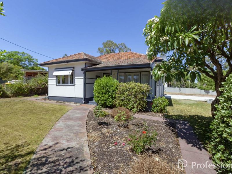 74 Church Ave, Armadale WA 6112