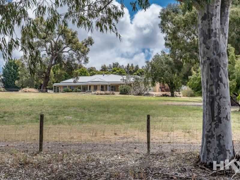 236 Ayrshire Loop, Lower Chittering WA 6084