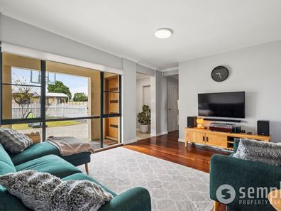 43 Fleetwood Road, Lynwood WA 6147