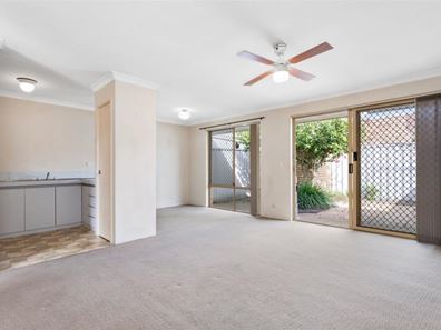 30/96 Simpson Avenue, Rockingham WA 6168