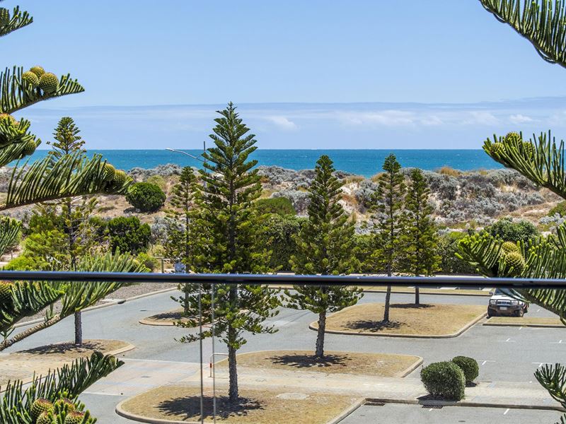 Unit 7 / 49 Palisades Boulevard, Secret Harbour WA 6173