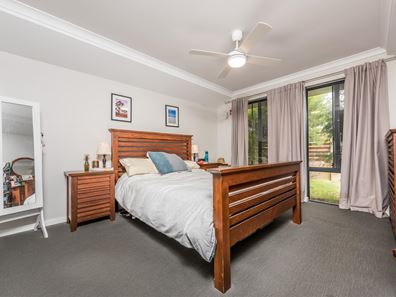 1 Ferrara Way, Girrawheen WA 6064