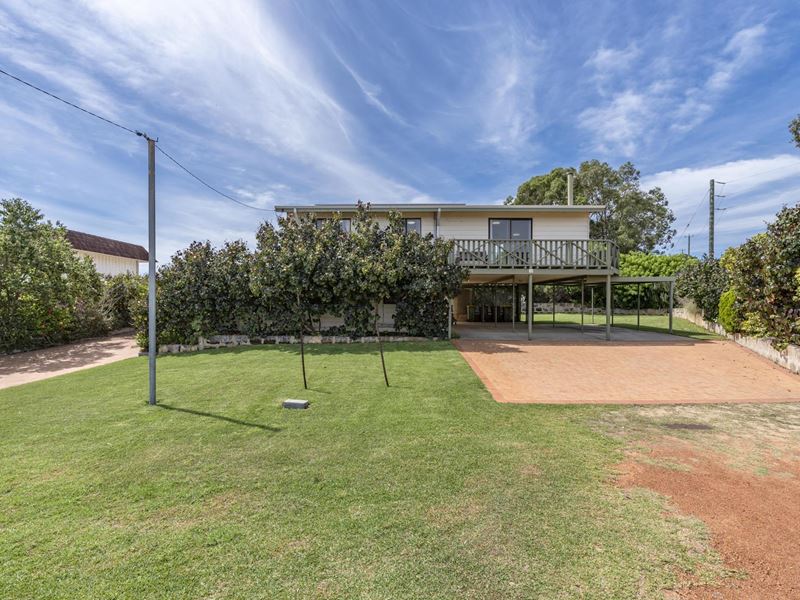 23 Walebing Way, Guilderton WA 6041