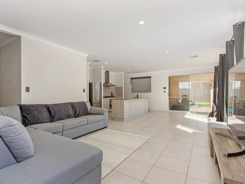 8 Russet Way, Baldivis