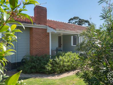 25 Collick Street, Hilton WA 6163