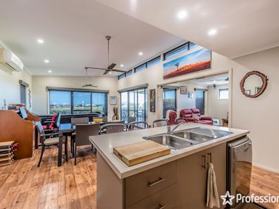 42 Wittenoom Circle, White Peak WA 6532