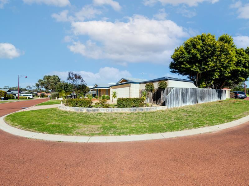 12 Mayfair Mews, Meadow Springs