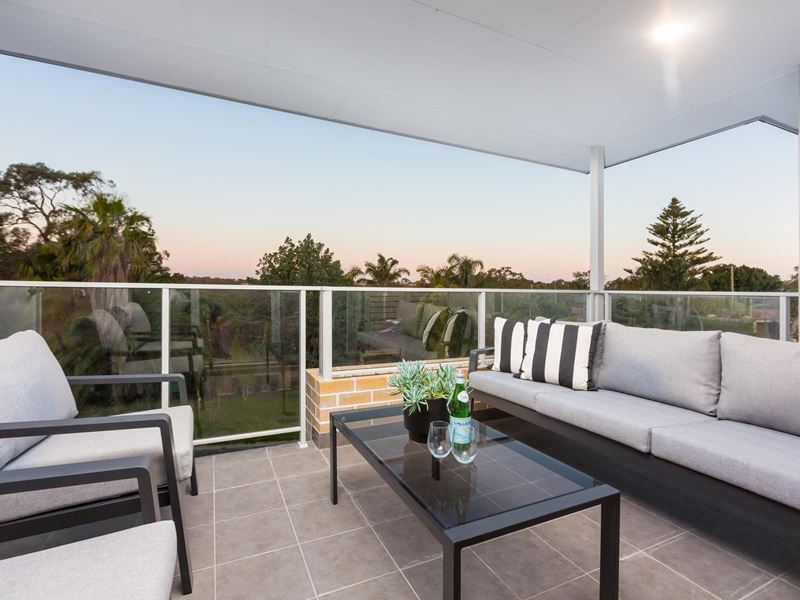 8/1 Chipala Court, Edgewater