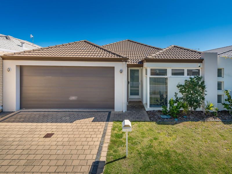 4 Brigsley Way, Ridgewood