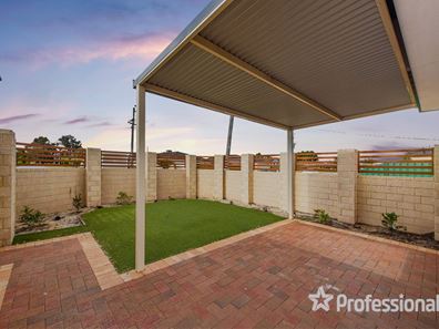 52 Field Street, Morley WA 6062
