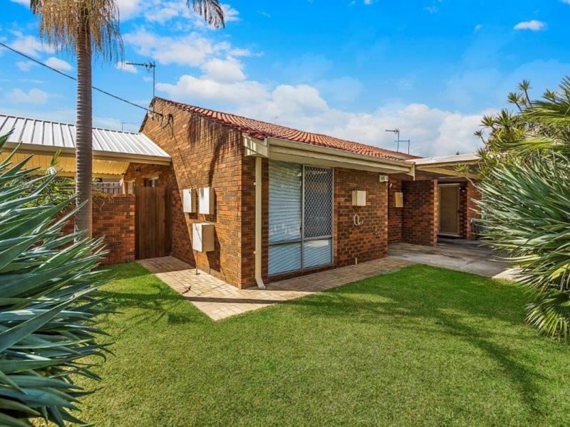 1/10 Ostend Road, Scarborough