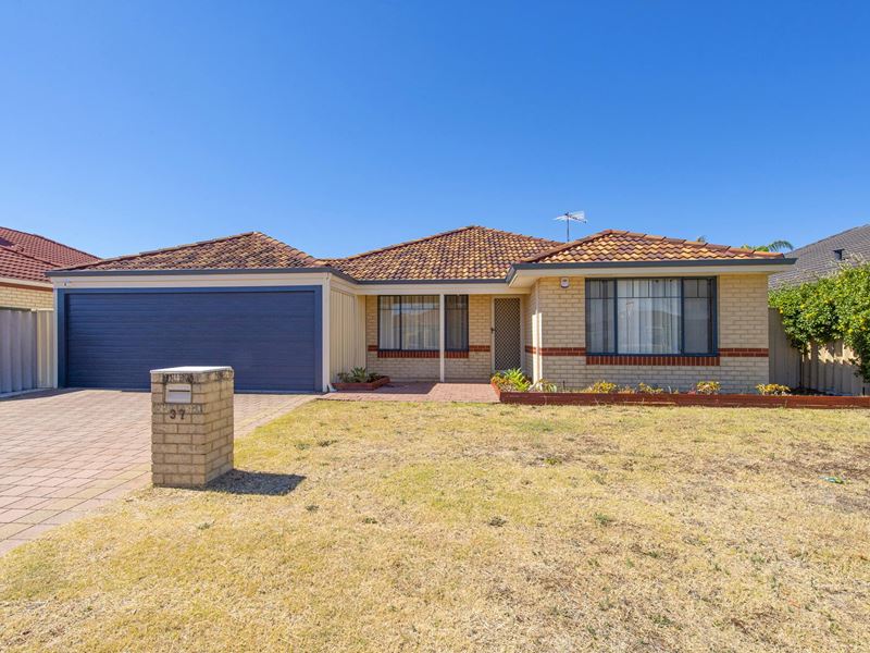 37 Bopeechee Way, Port Kennedy WA 6172