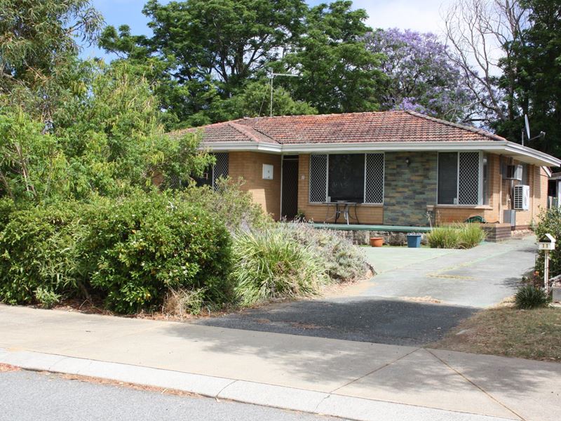 11 Burtenshaw Way, Calista