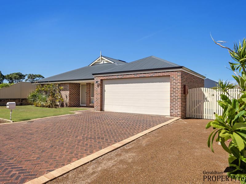 14 Reef Boulevard, Drummond Cove