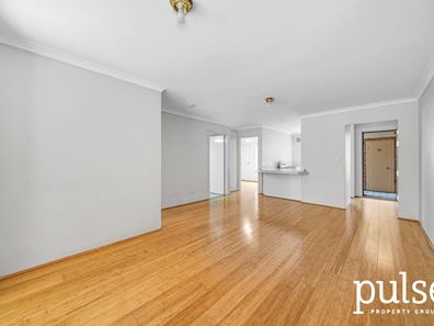 22/2 Pinewood Avenue, Kardinya WA 6163