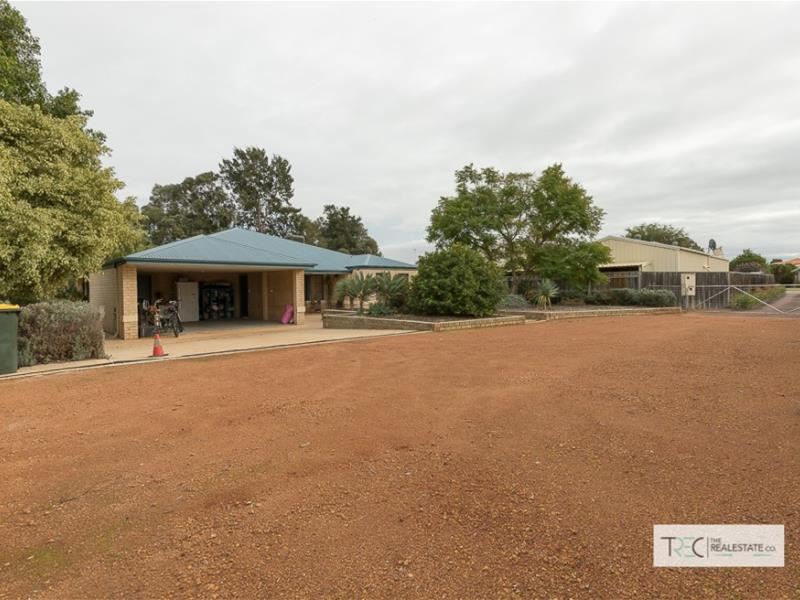 4 Midsummer Circle, Pinjarra WA 6208