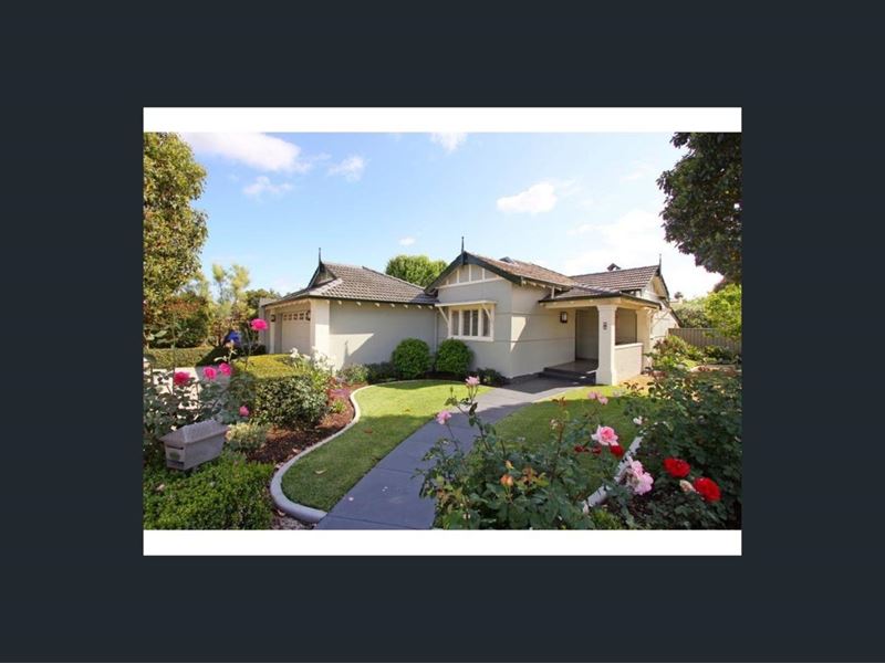 14 Grand Promenade, Bayswater