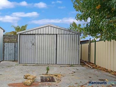 10 Amberton Avenue, Girrawheen WA 6064