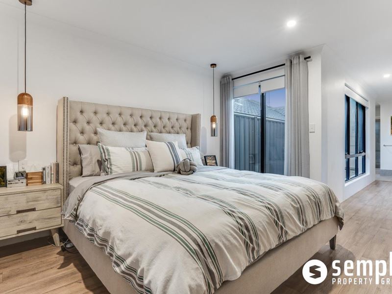 104 Mornington Crescent, Wandi