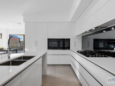 42 Barton Street, Aveley WA 6069