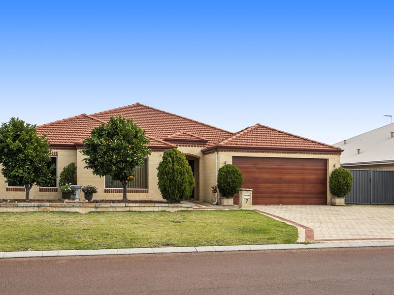7 Beechwood Circle, Aveley