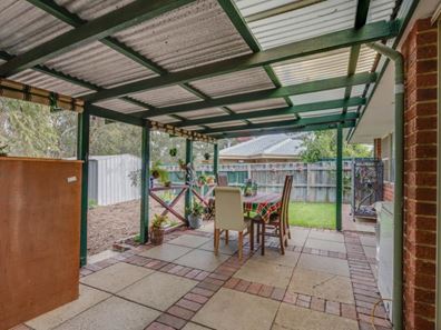 31 Burton Retreat, Stratton WA 6056