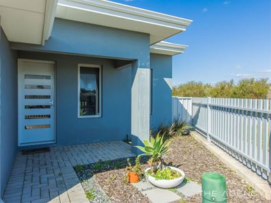 12 Mallina Crescent, Golden Bay WA 6174