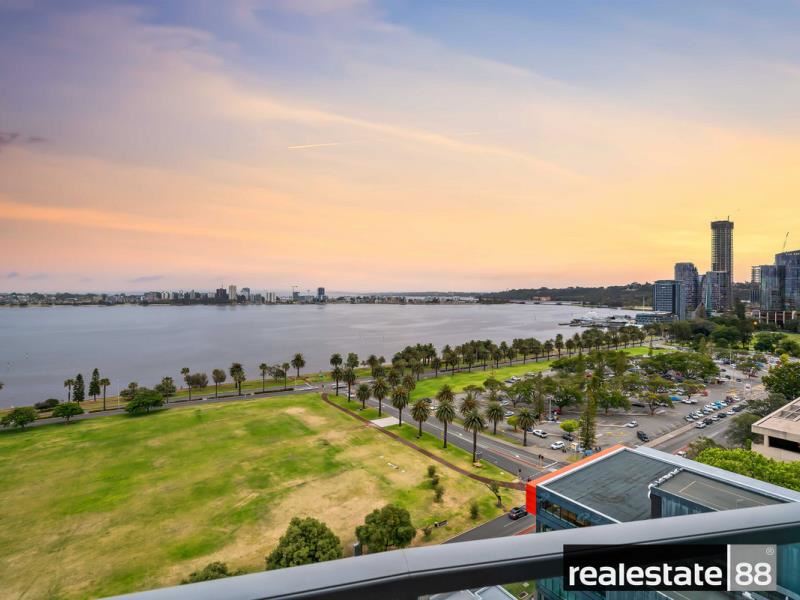 65/132 Terrace Road, Perth