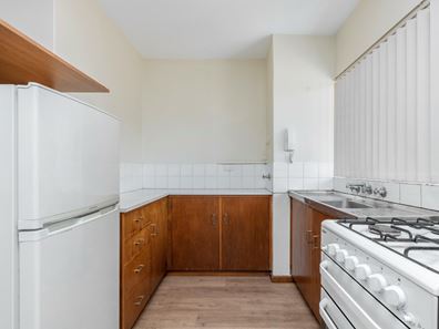 11/1045 Albany Highway, St James WA 6102