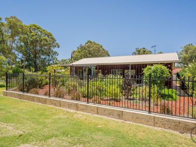 1 Longo Avenue, Pinjarra WA 6208