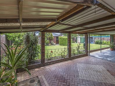 8 Holten Crt, Cooloongup WA 6168