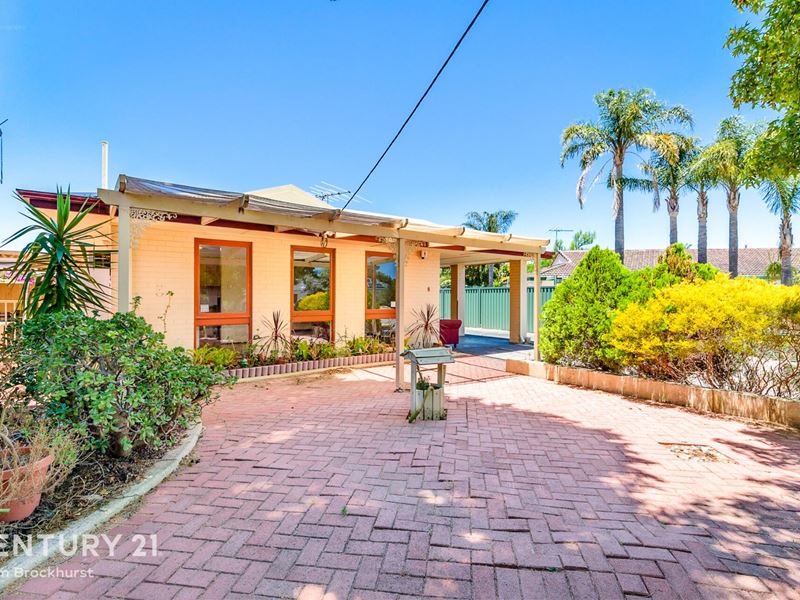 6 Megan Way, Camillo