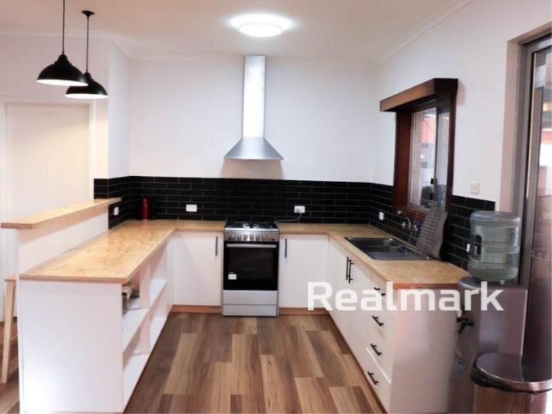 9 Barton Way, Newman
