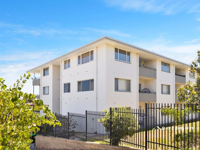 2/217 Walcott Street, North Perth