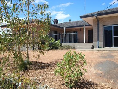 66 Fouracre Street, Waroona WA 6215