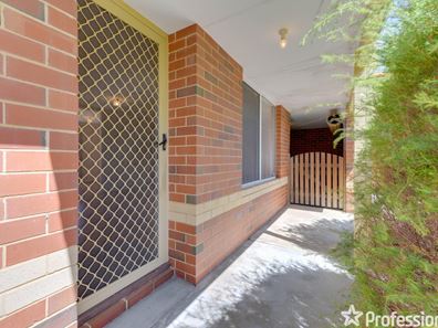 28/12 McNicholl Street, Rockingham WA 6168