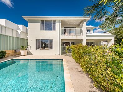 30 Blackpool Promenade, Iluka WA 6028