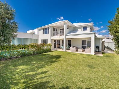 30 Blackpool Promenade, Iluka WA 6028