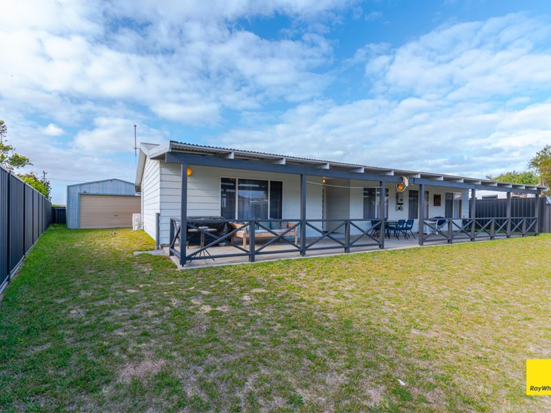 33 Ayres Crescent, Lancelin WA 6044