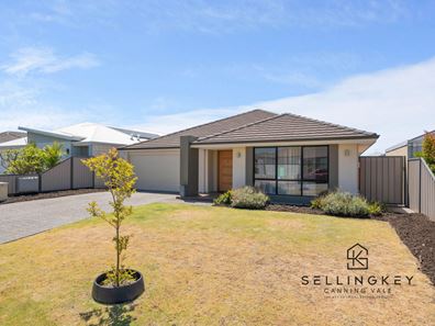 18 Calamocha Way, Piara Waters WA 6112