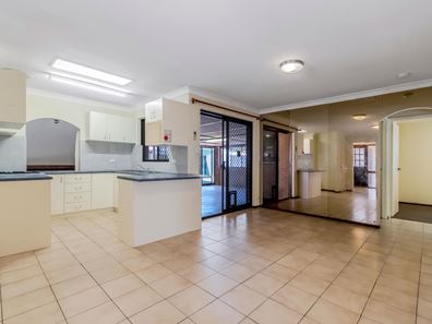 27 Ashburton Drive, Gosnells WA 6110