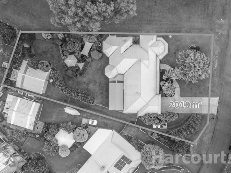 9 Clydesdale Drive, Greenfields WA 6210