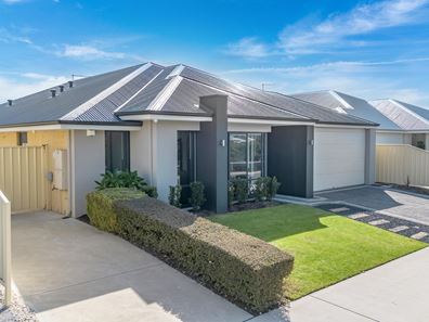 32 Balclutha Crescent, Madora Bay WA 6210