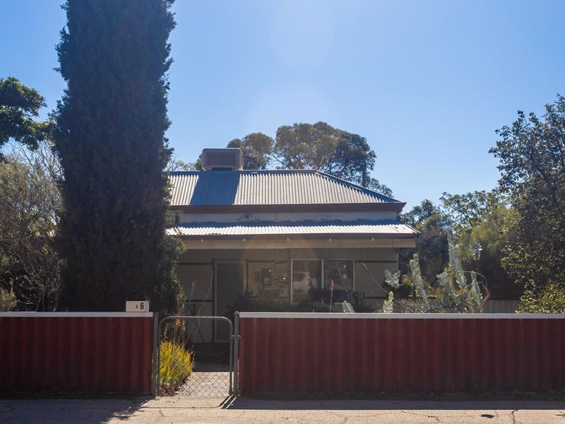 6 Gamenya Avenue, Merredin WA 6415